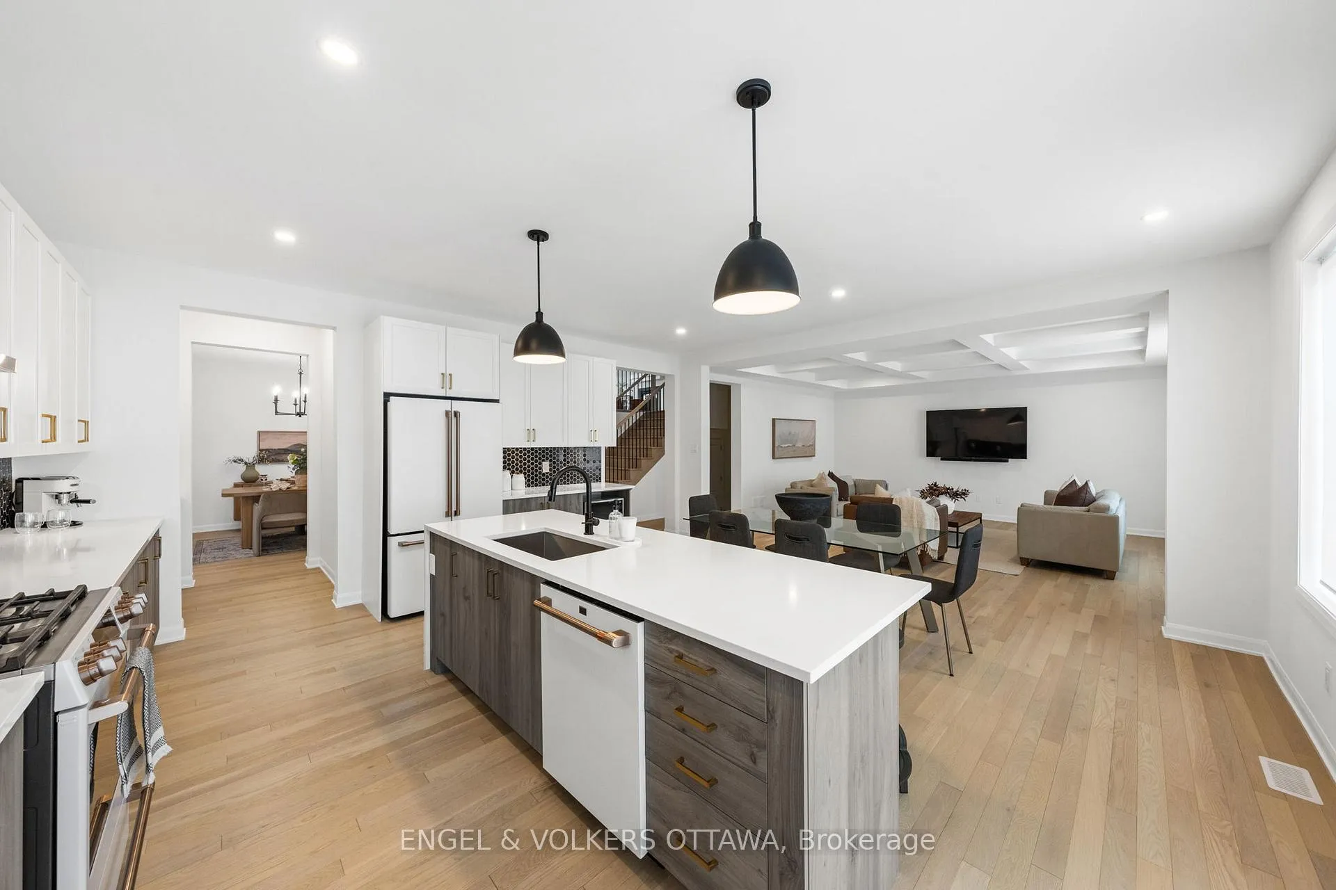 Photo 13 of 612 Ribbon Street, Ottawa, Mahogany Community — HOMEH