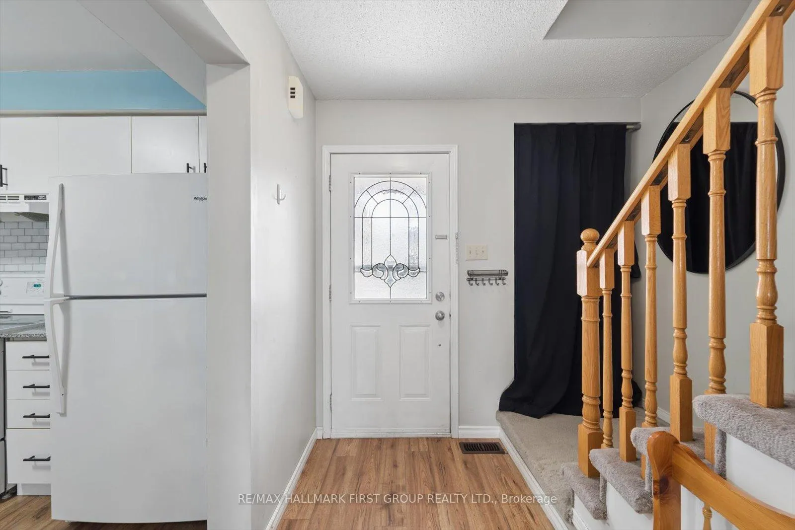 Photo 2 of 95 Vail Meadows Crescent, Clarington, Bowmanville — HOMEH