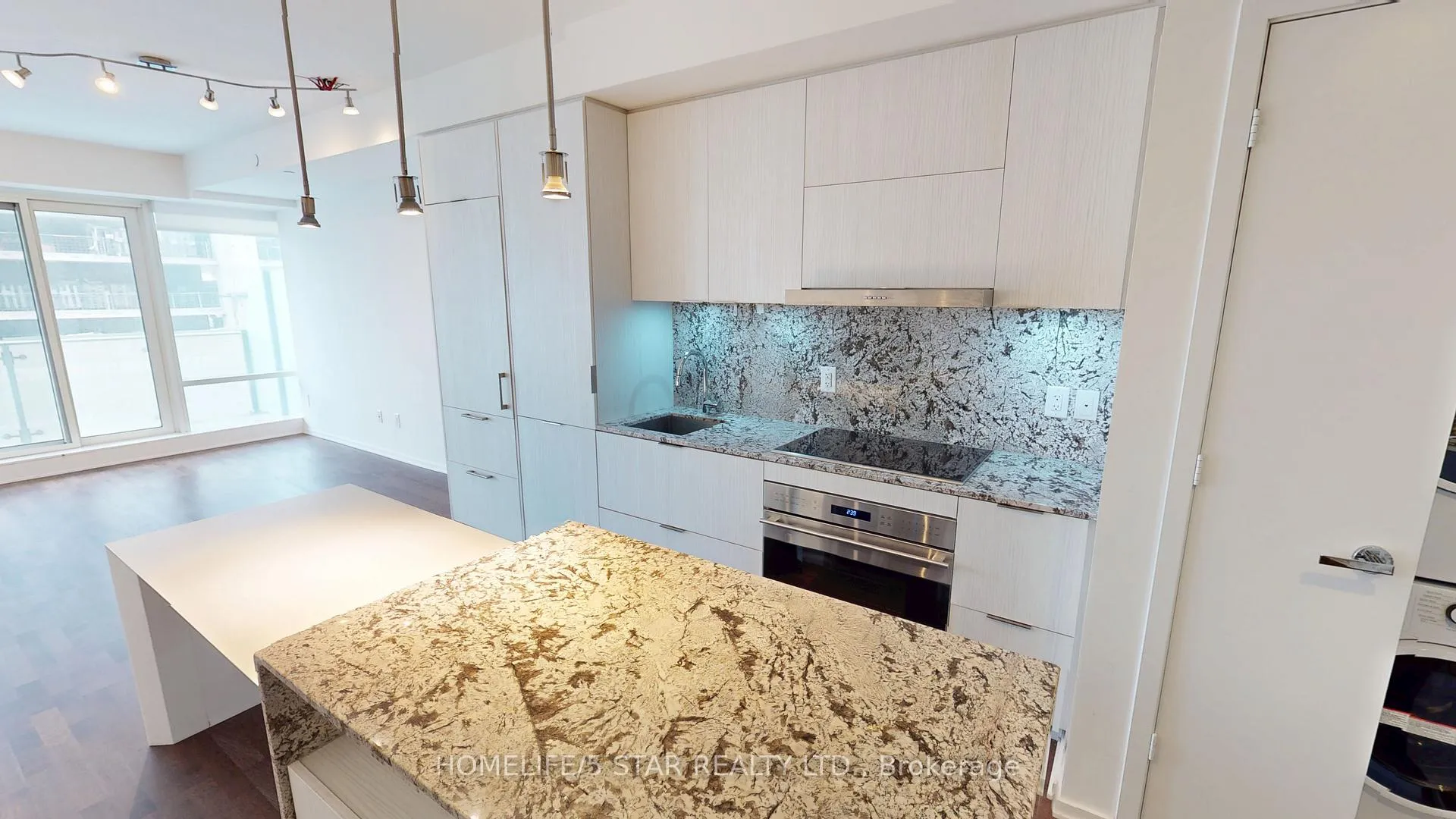 Photo 4 of Unit 4407, 1 Bloor Street E, Toronto, Church-Yonge Corridor — HOMEH