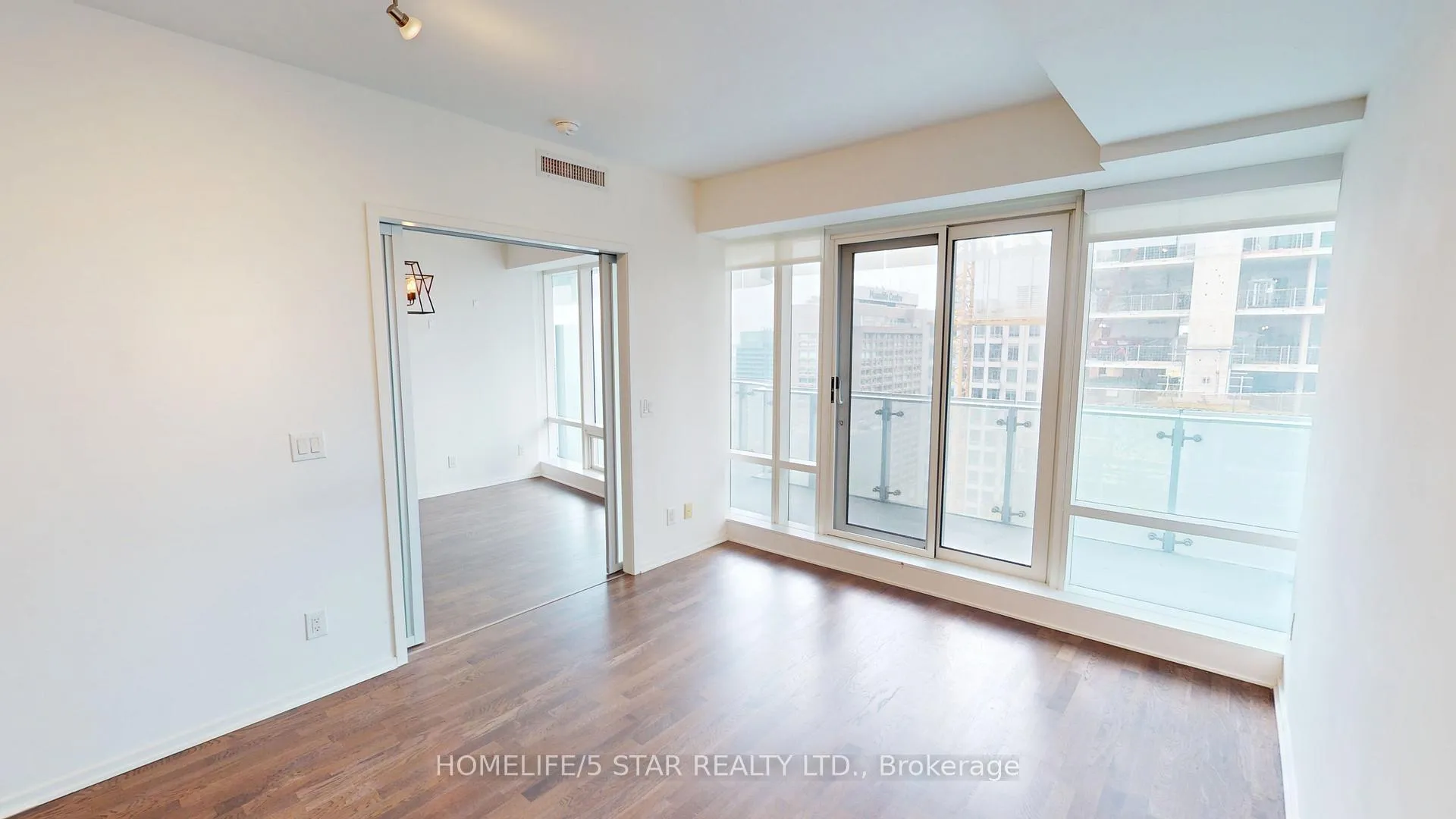 Photo 9 of Unit 4407, 1 Bloor Street E, Toronto, Church-Yonge Corridor — HOMEH