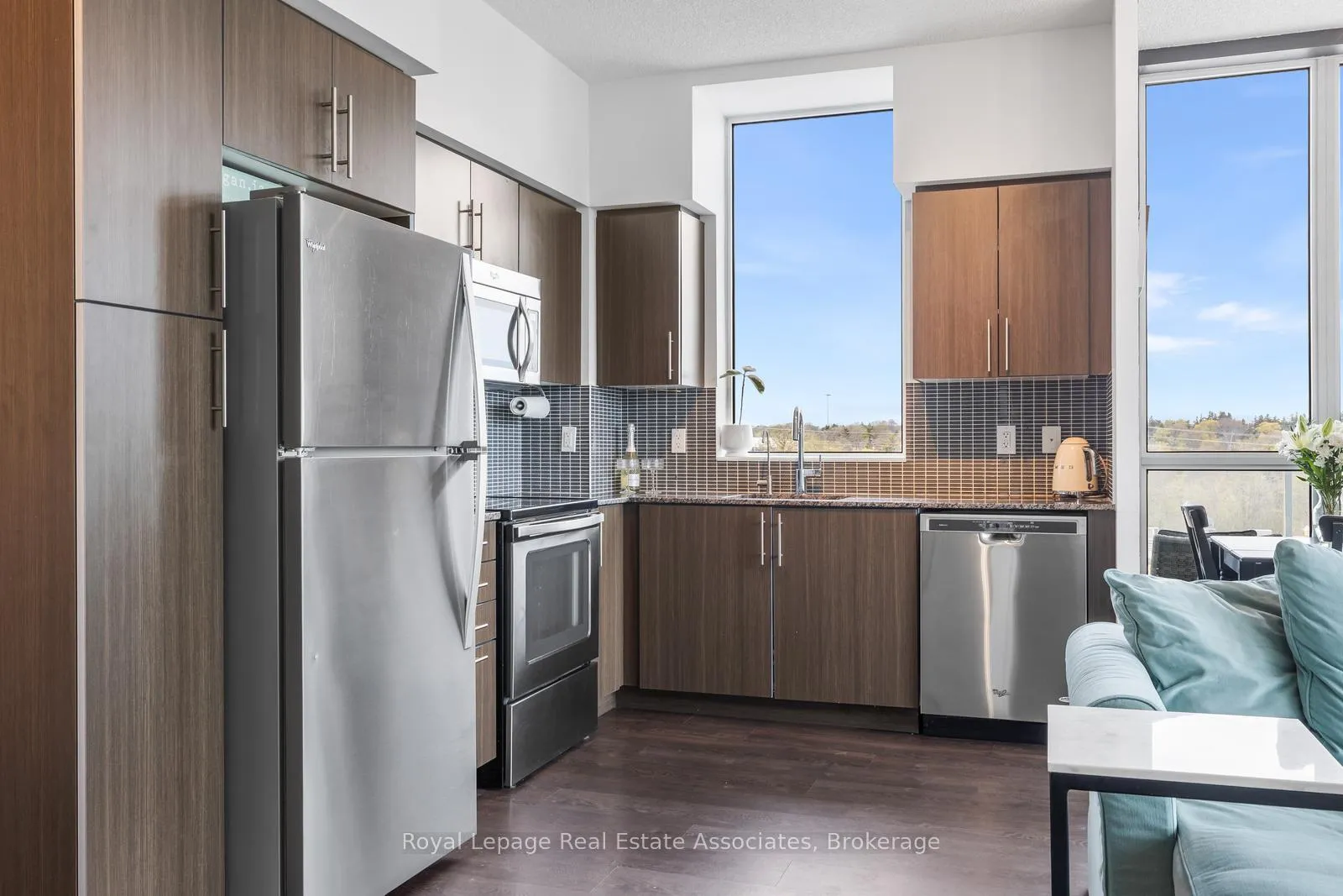 Photo 6 of Unit 503, 65 Speers Road, Oakville, Central — HOMEH