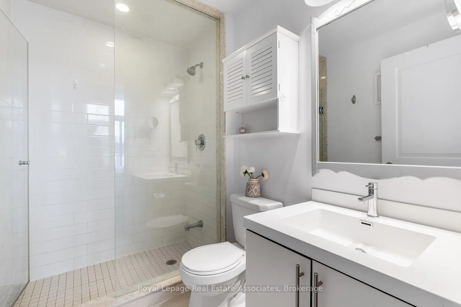 Photo 15 of Unit 503, 65 Speers Road, Oakville, Central — HOMEH