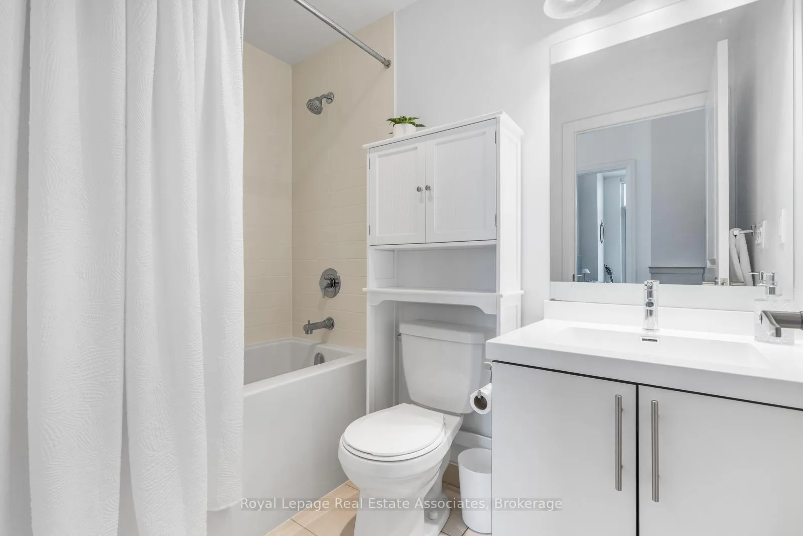 Photo 18 of Unit 503, 65 Speers Road, Oakville, Central — HOMEH