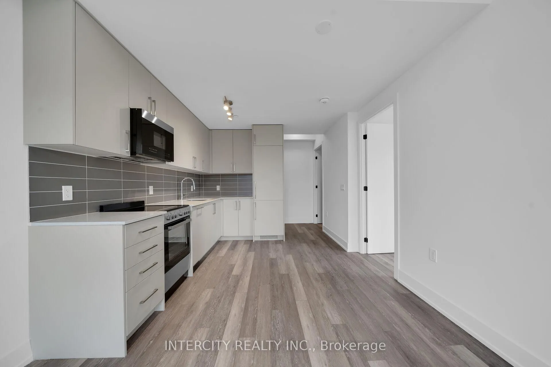 Photo 12 of Unit 316, 2075 King Road, King, King City — HOMEH