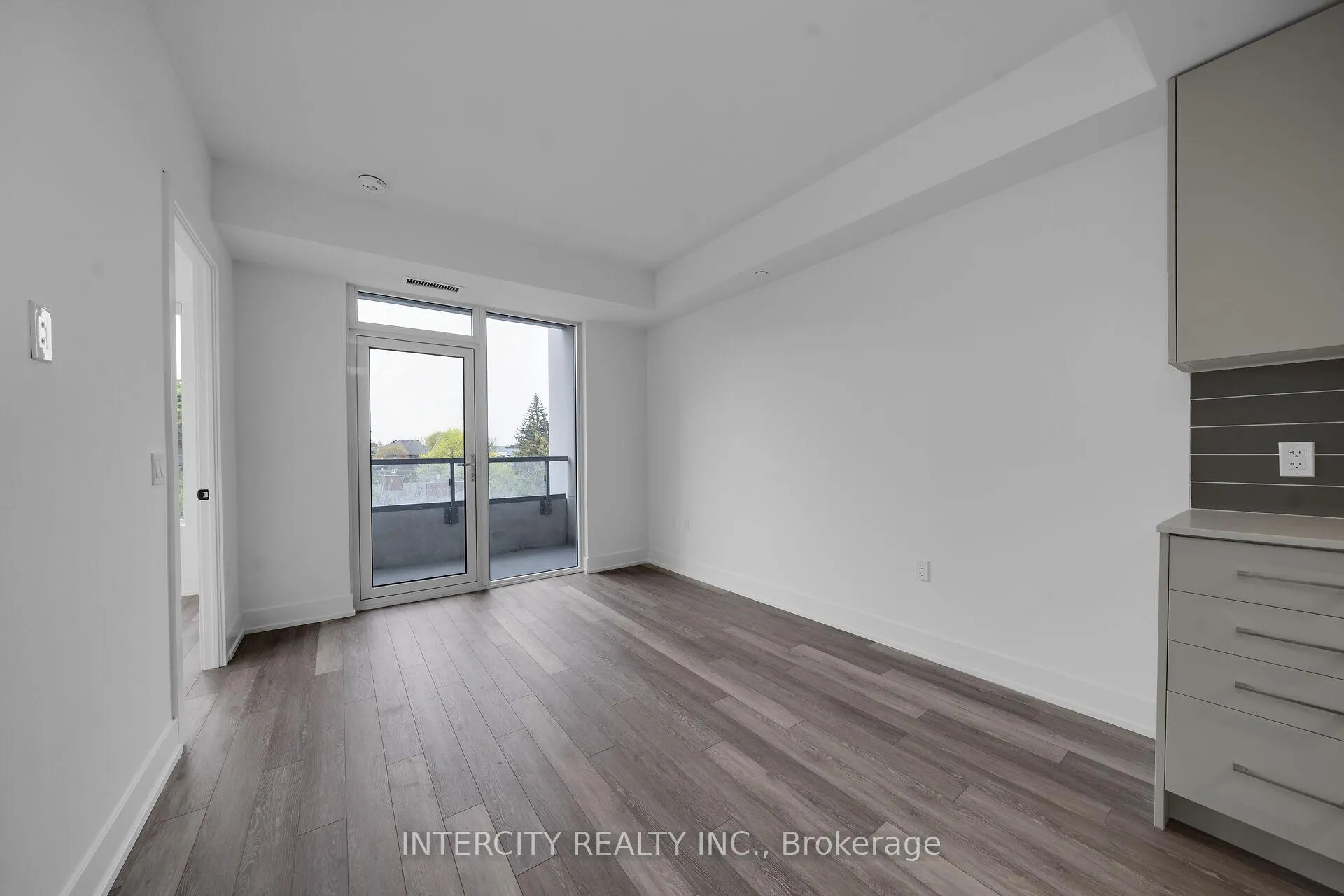 Photo 13 of Unit 316, 2075 King Road, King, King City — HOMEH
