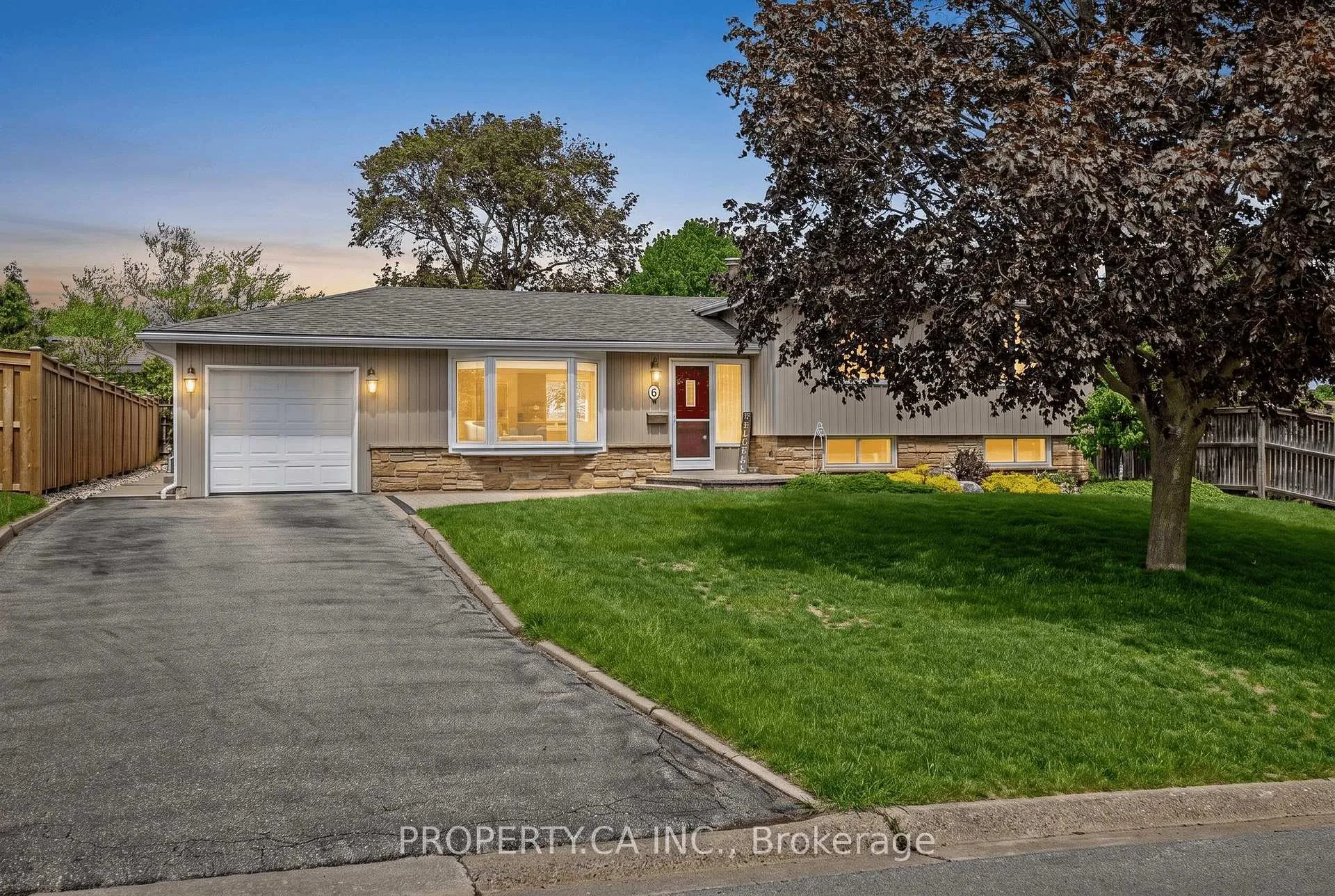 Photo 1 of 6 Uplands Court, Halton Hills, Georgetown — HOMEH