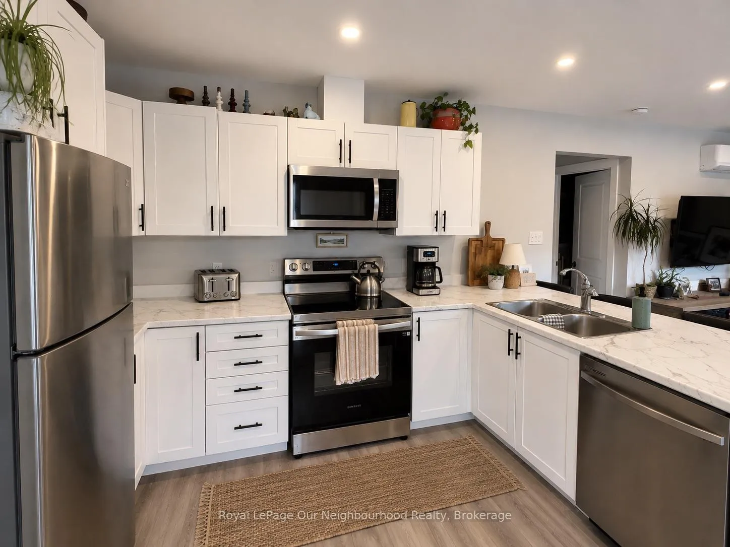 Photo 6 of Unit 3, 1287 Cartier Boulevard N, Peterborough, Northcrest Ward 5 — HOMEH