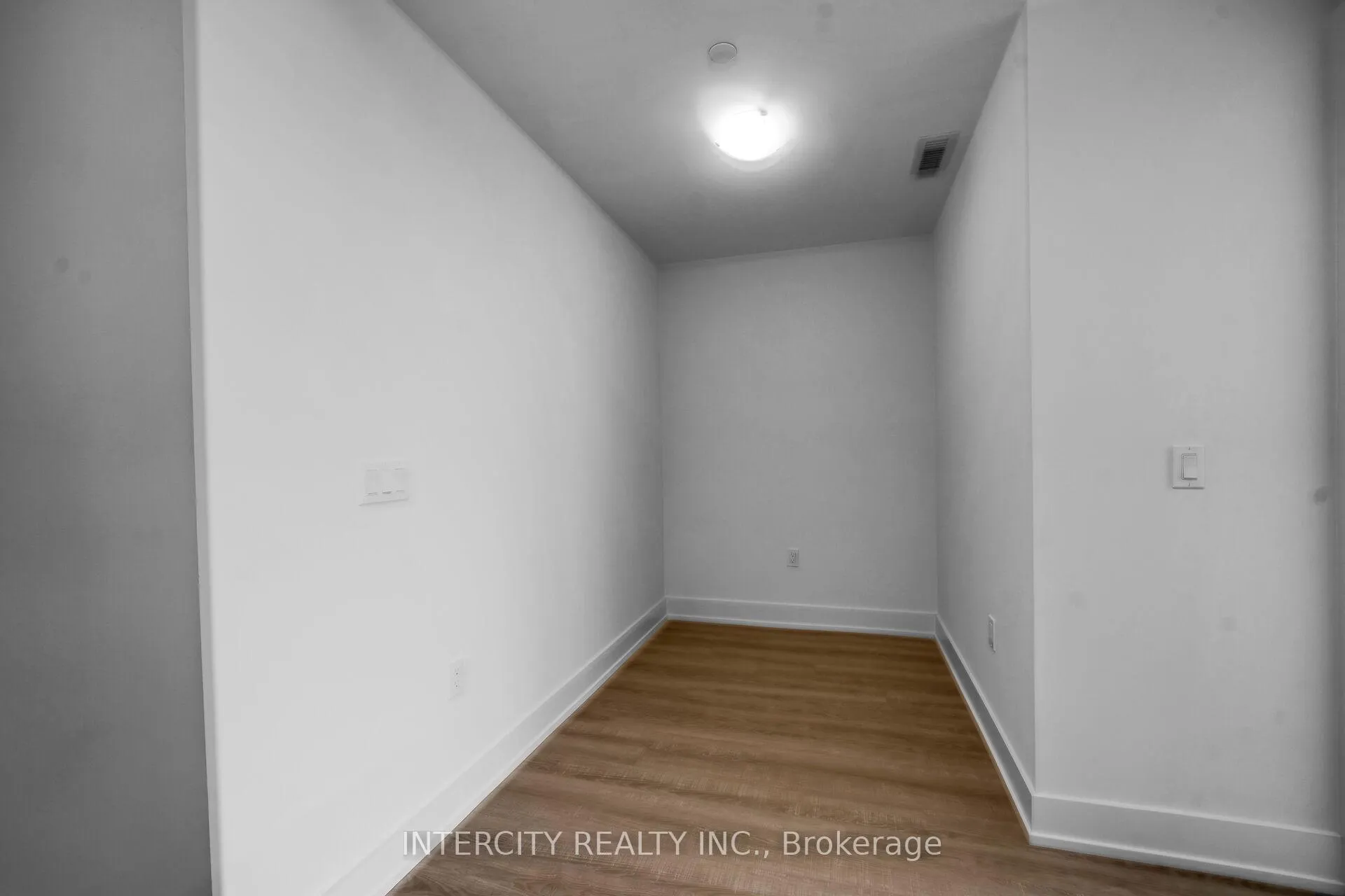 Photo 10 of Unit 321, 2075 King Road, King, King City — HOMEH