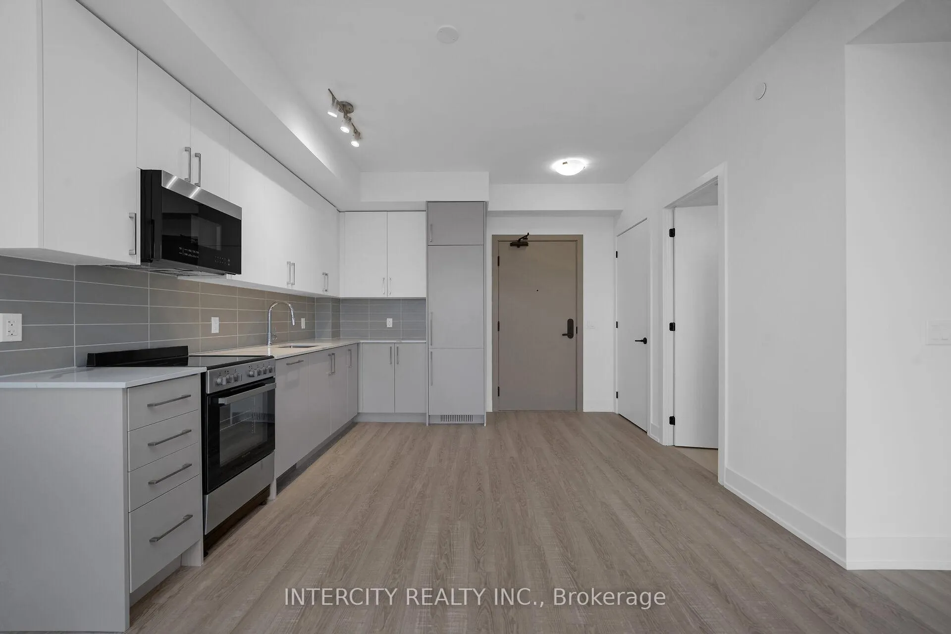 Photo 14 of Unit 321, 2075 King Road, King, King City — HOMEH