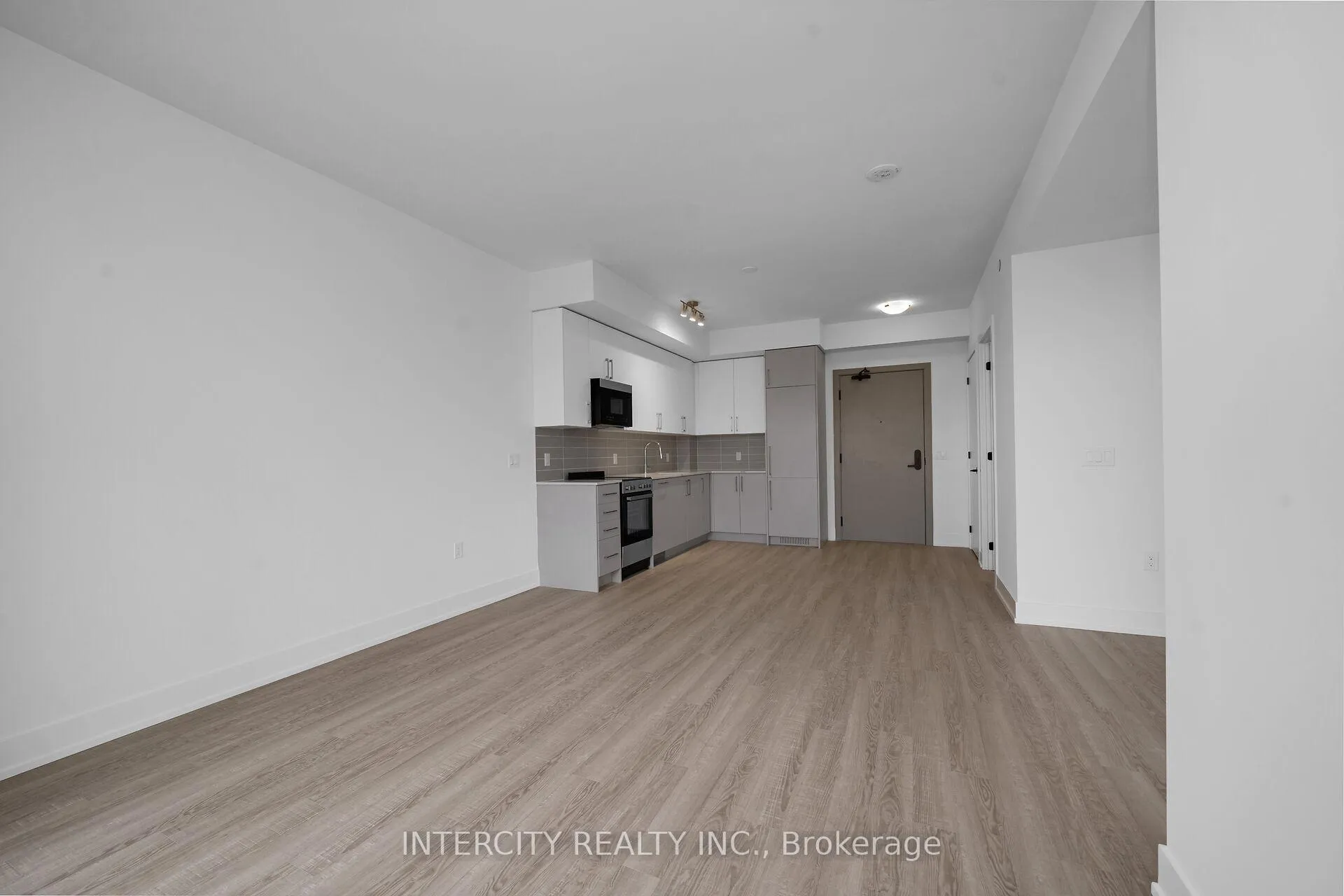 Photo 17 of Unit 321, 2075 King Road, King, King City — HOMEH