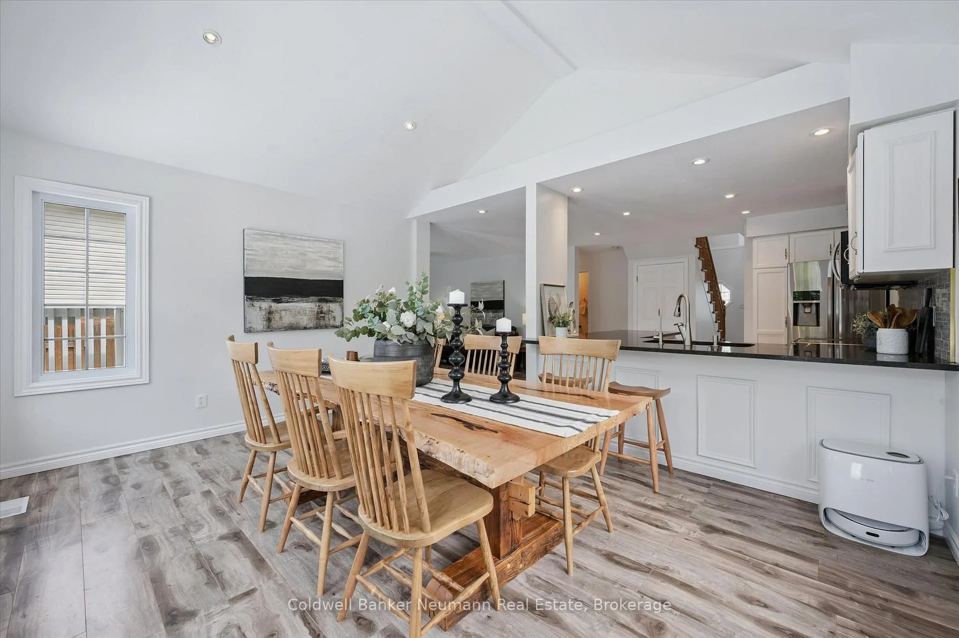 Photo 4 of 22 Sandpiper Drive, Guelph, Kortright Hills — HOMEH