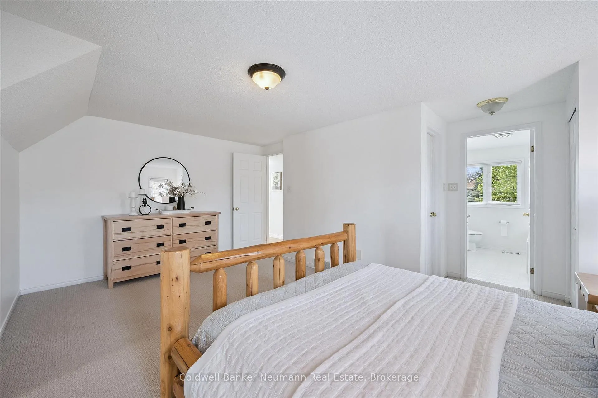 Photo 23 of 22 Sandpiper Drive, Guelph, Kortright Hills — HOMEH