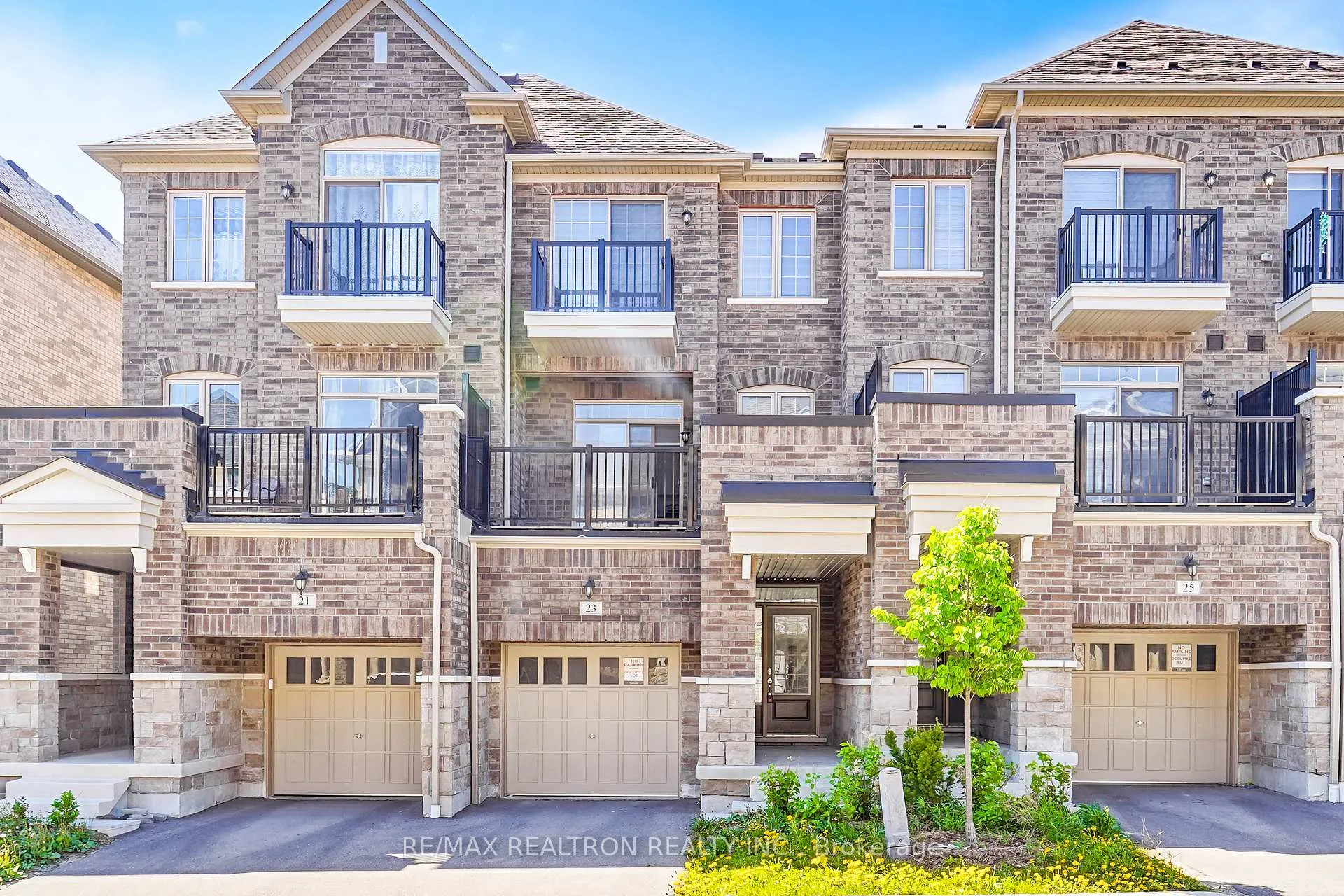 Photo 1 of 23 Kingfisher Way, Whitby, Lynde Creek — HOMEH