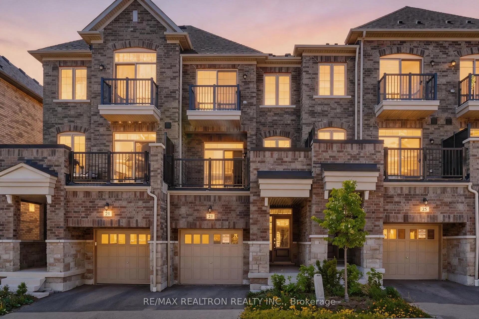 Photo 2 of 23 Kingfisher Way, Whitby, Lynde Creek — HOMEH