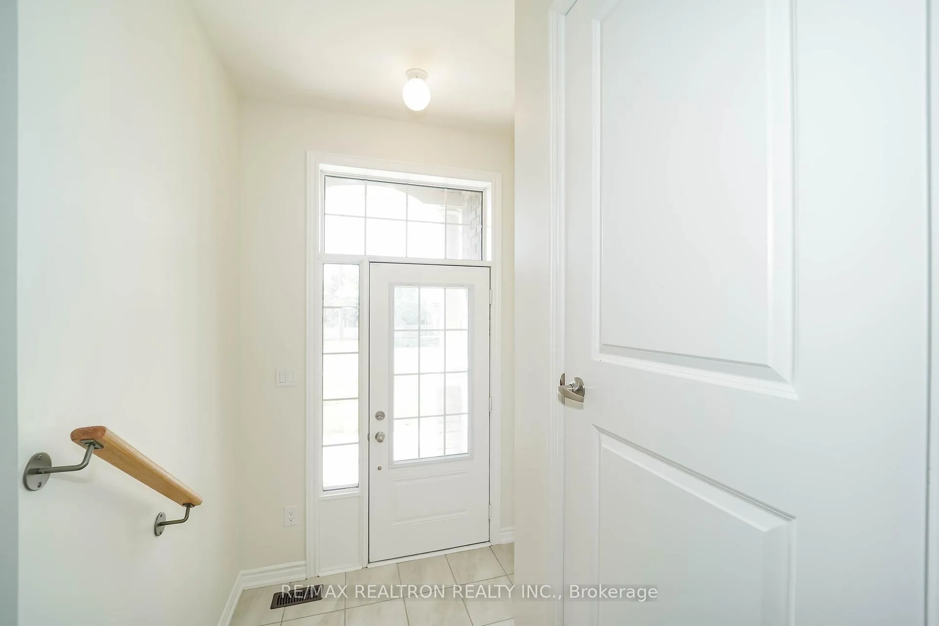 Photo 5 of 23 Kingfisher Way, Whitby, Lynde Creek — HOMEH