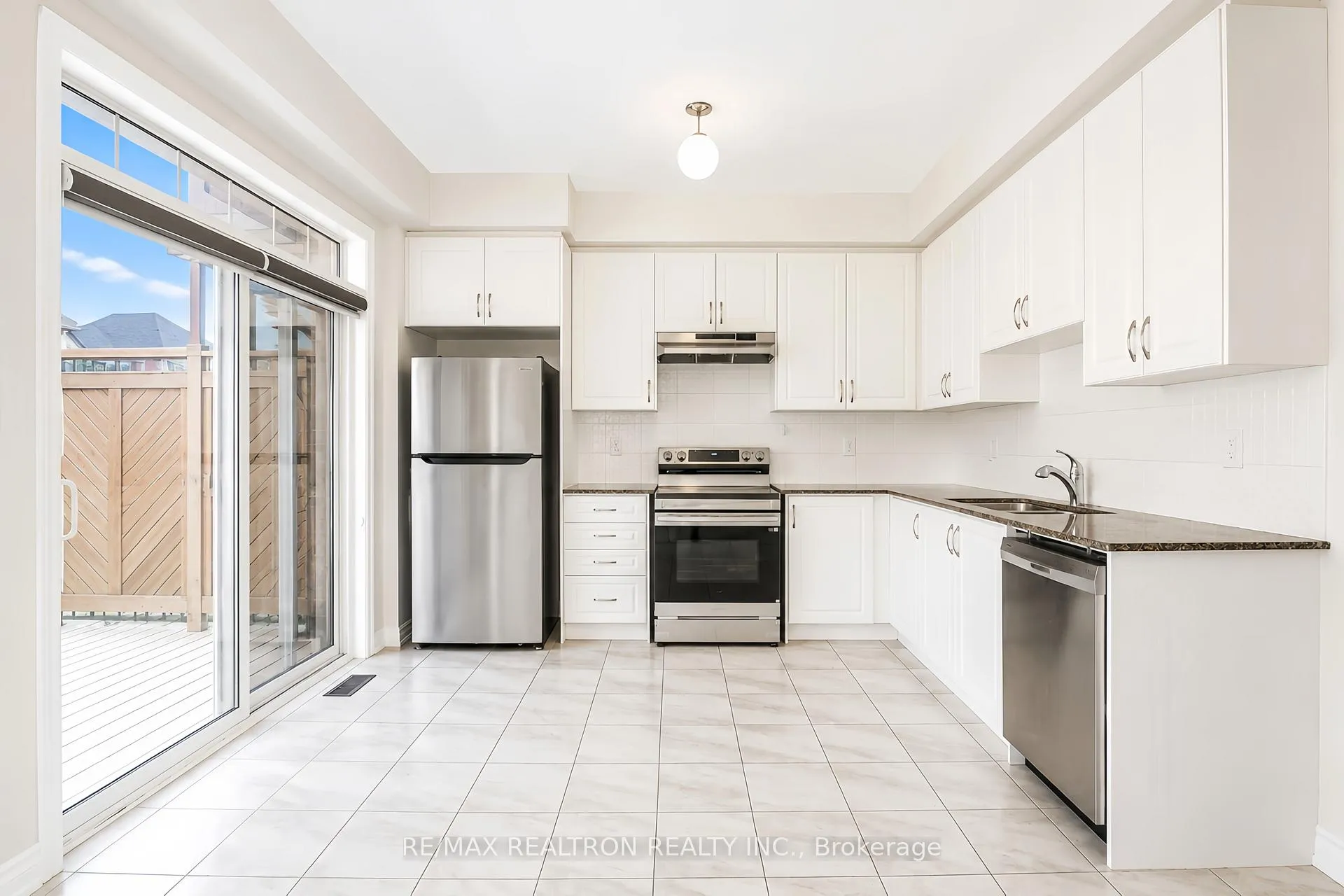 Photo 9 of 23 Kingfisher Way, Whitby, Lynde Creek — HOMEH