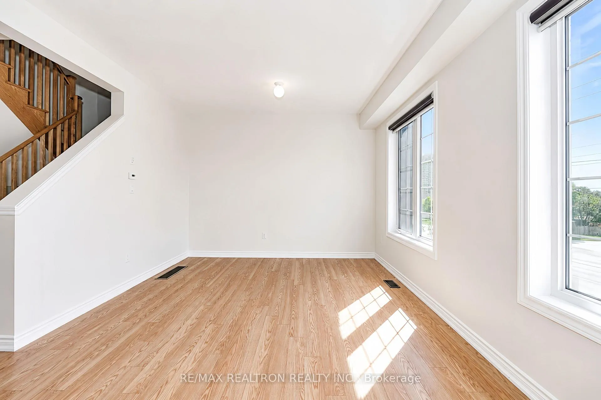 Photo 12 of 23 Kingfisher Way, Whitby, Lynde Creek — HOMEH