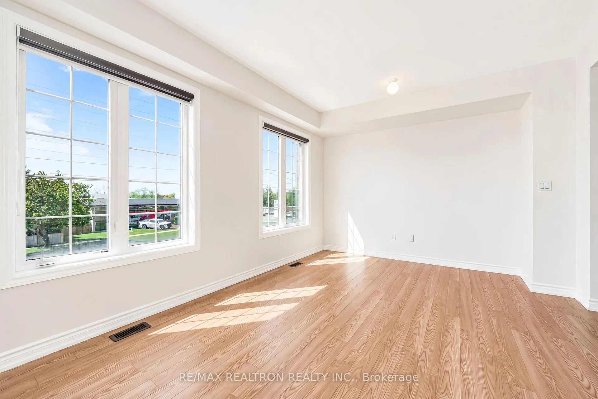 Photo 13 of 23 Kingfisher Way, Whitby, Lynde Creek — HOMEH