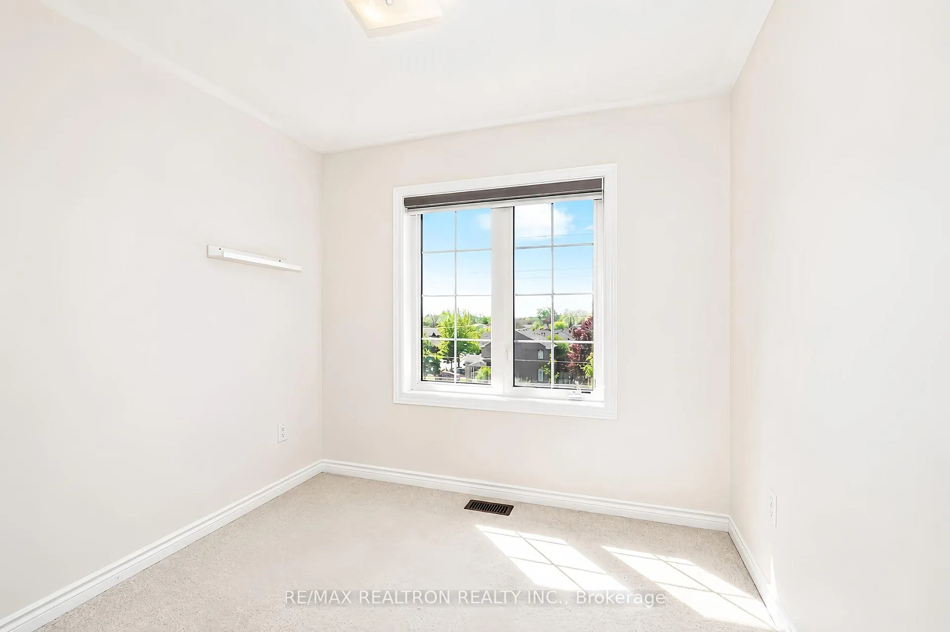Photo 20 of 23 Kingfisher Way, Whitby, Lynde Creek — HOMEH
