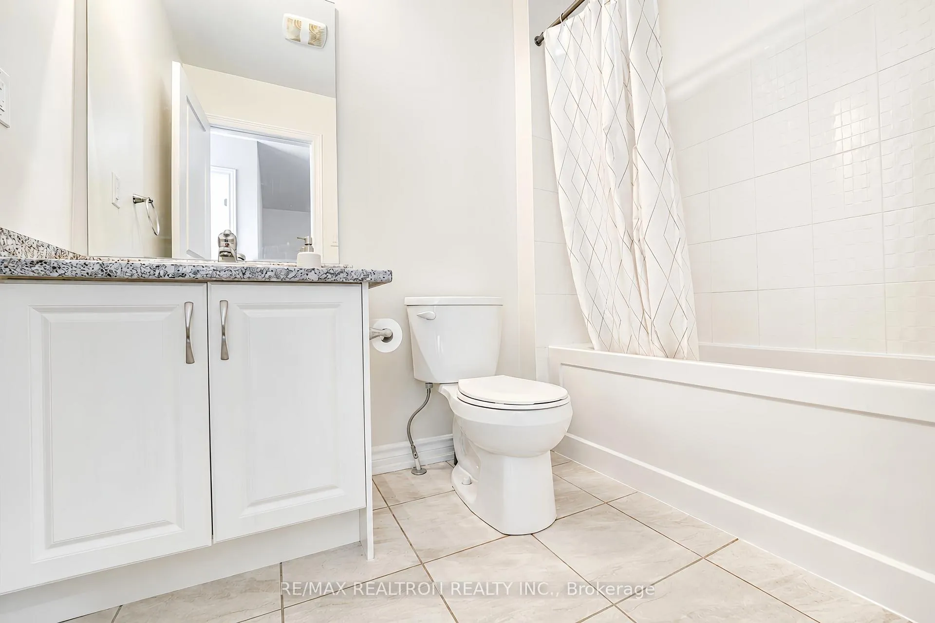 Photo 22 of 23 Kingfisher Way, Whitby, Lynde Creek — HOMEH