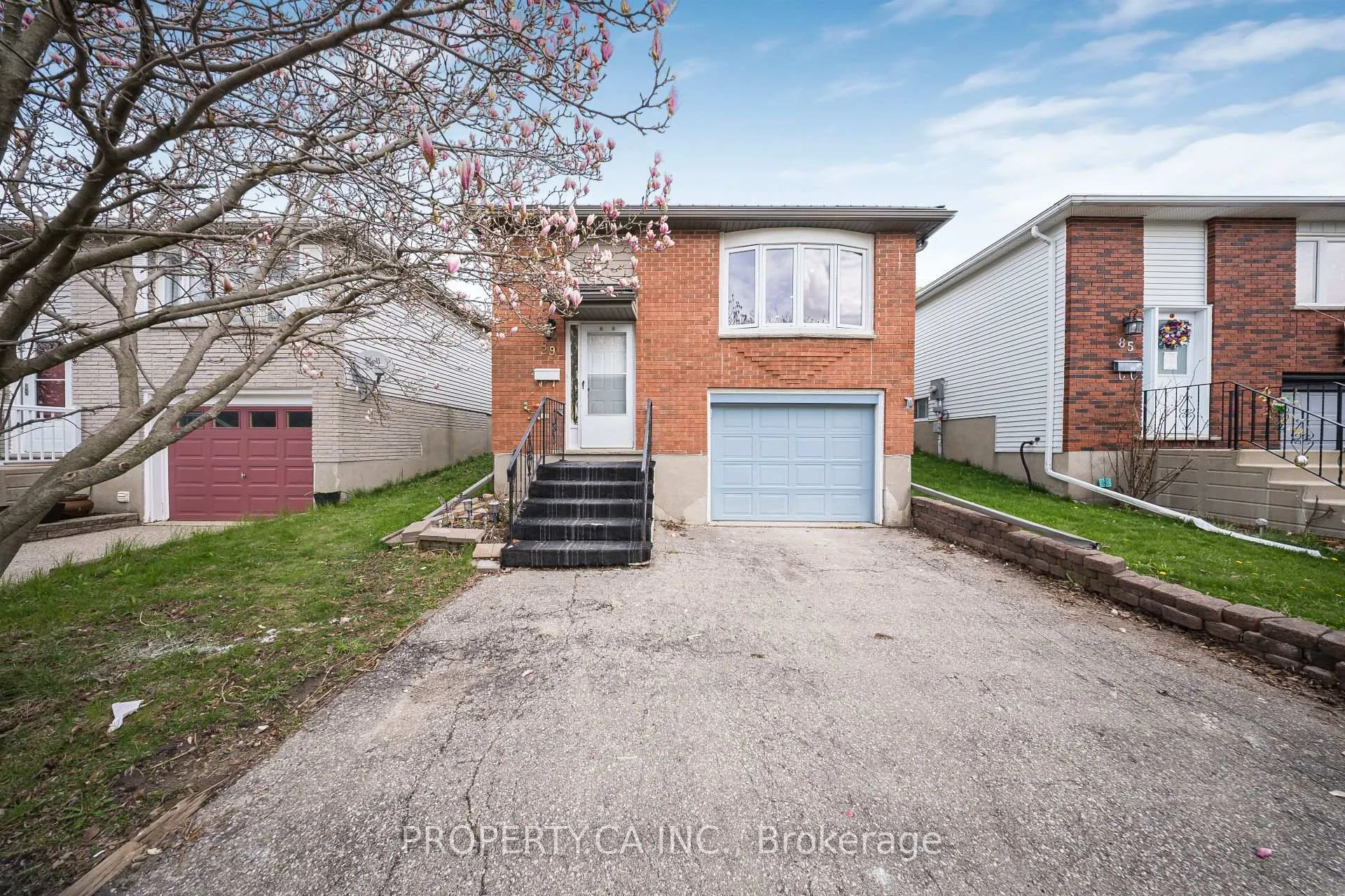 Photo 2 of 89 Ristau Crescent, Kitchener — HOMEH