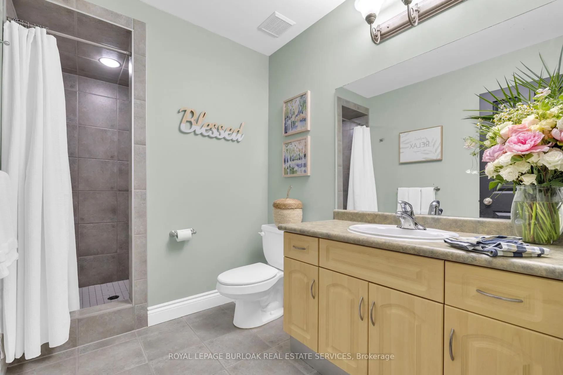 Photo 26 of 2227 St Clair Avenue, Windsor — HOMEH