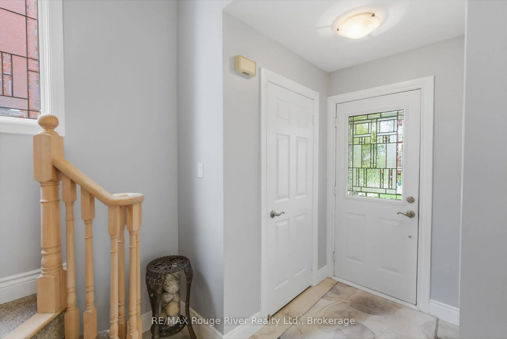 Photo 3 of 46 Wetherburn Drive, Whitby, Williamsburg — HOMEH
