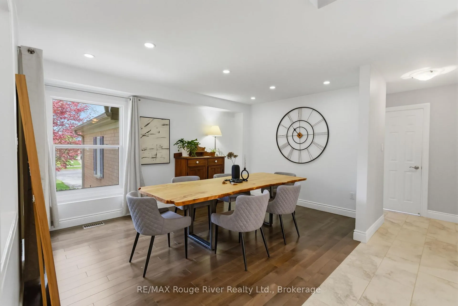 Photo 4 of 46 Wetherburn Drive, Whitby, Williamsburg — HOMEH