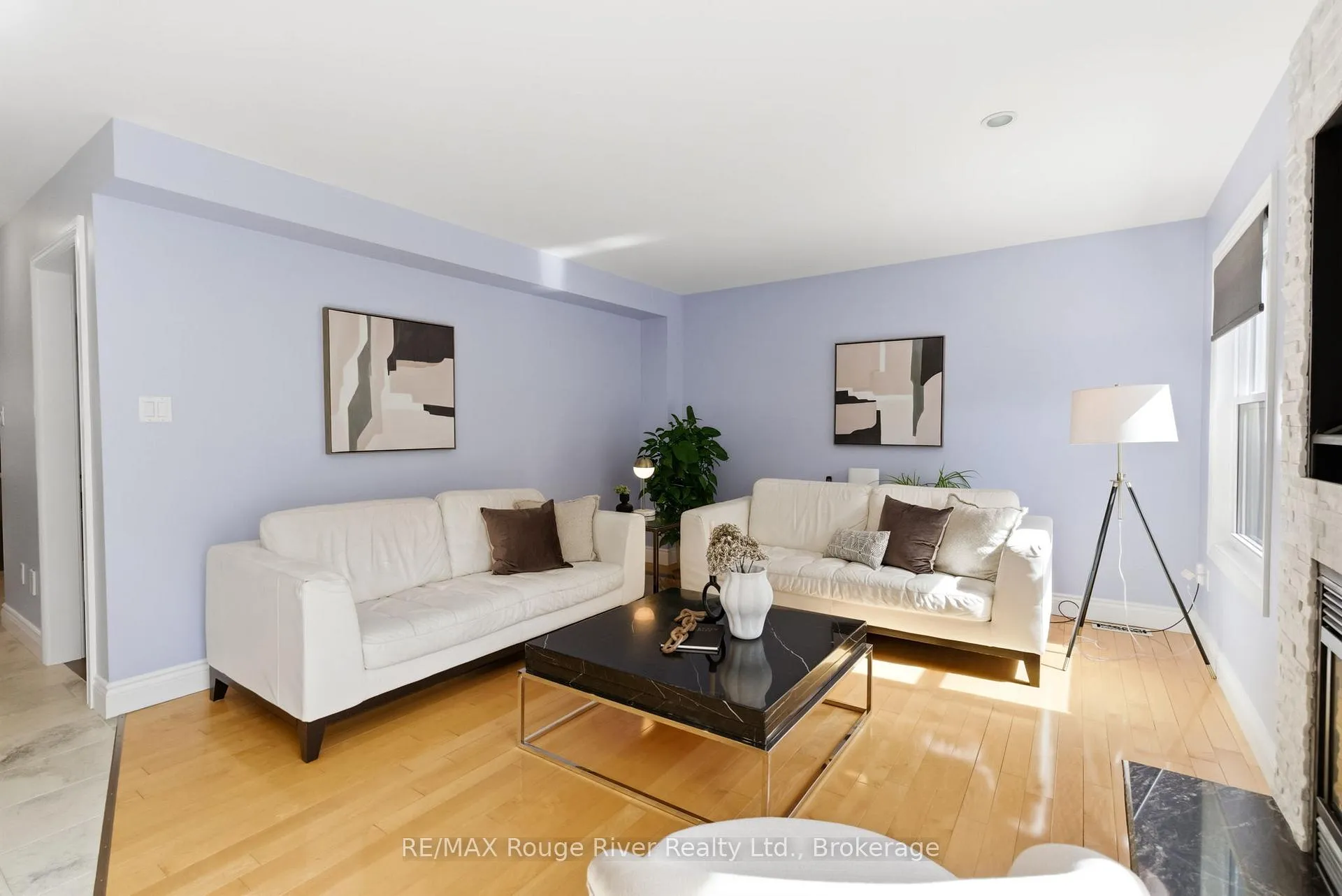Photo 12 of 46 Wetherburn Drive, Whitby, Williamsburg — HOMEH