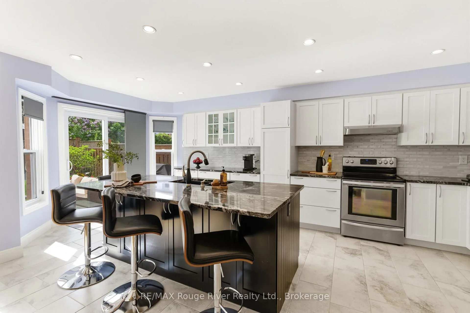 Photo 14 of 46 Wetherburn Drive, Whitby, Williamsburg — HOMEH