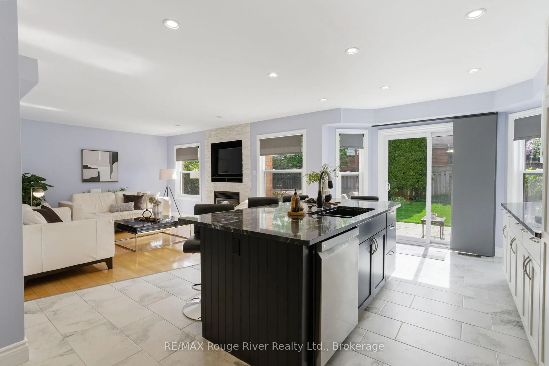 Photo 21 of 46 Wetherburn Drive, Whitby, Williamsburg — HOMEH