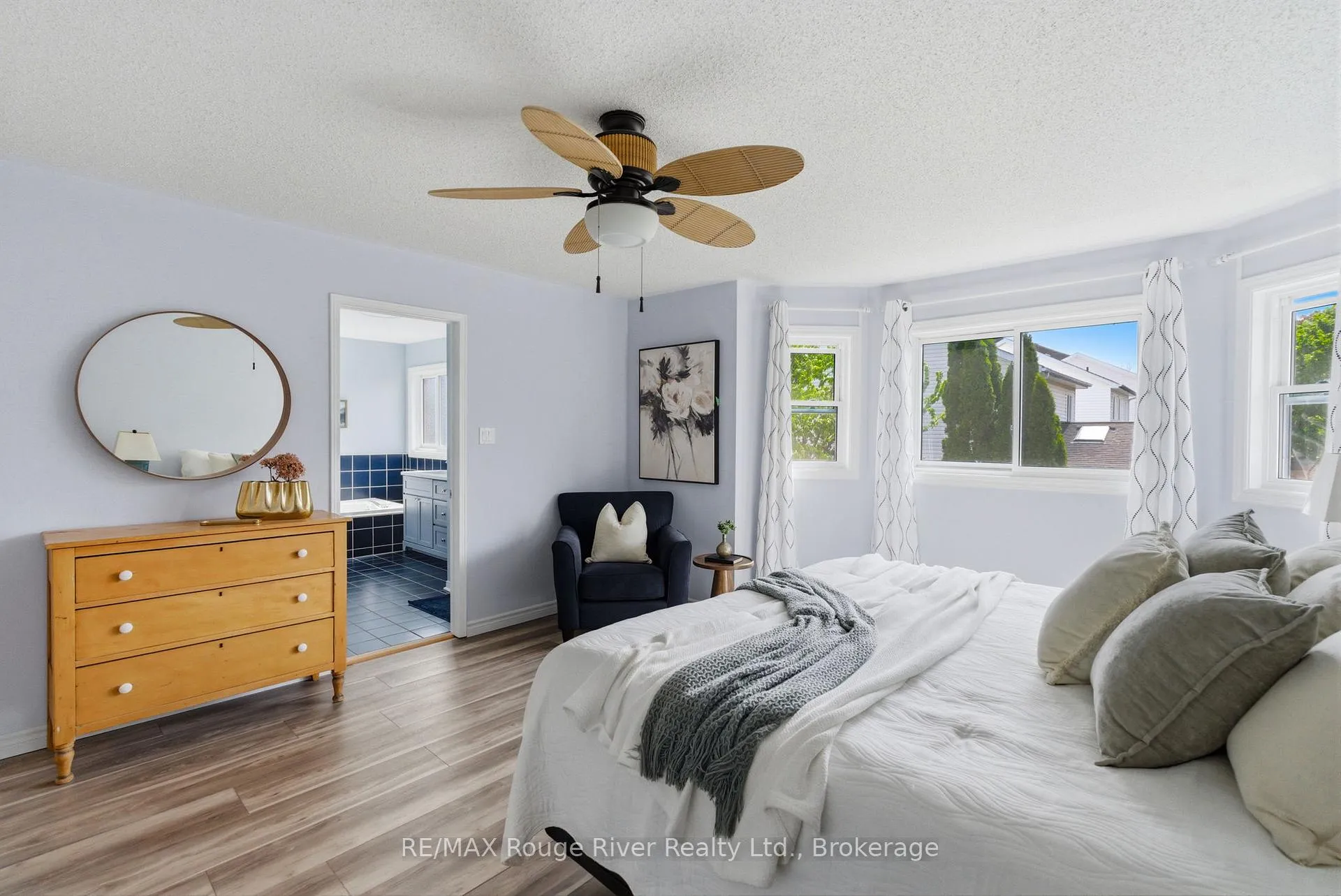 Photo 25 of 46 Wetherburn Drive, Whitby, Williamsburg — HOMEH