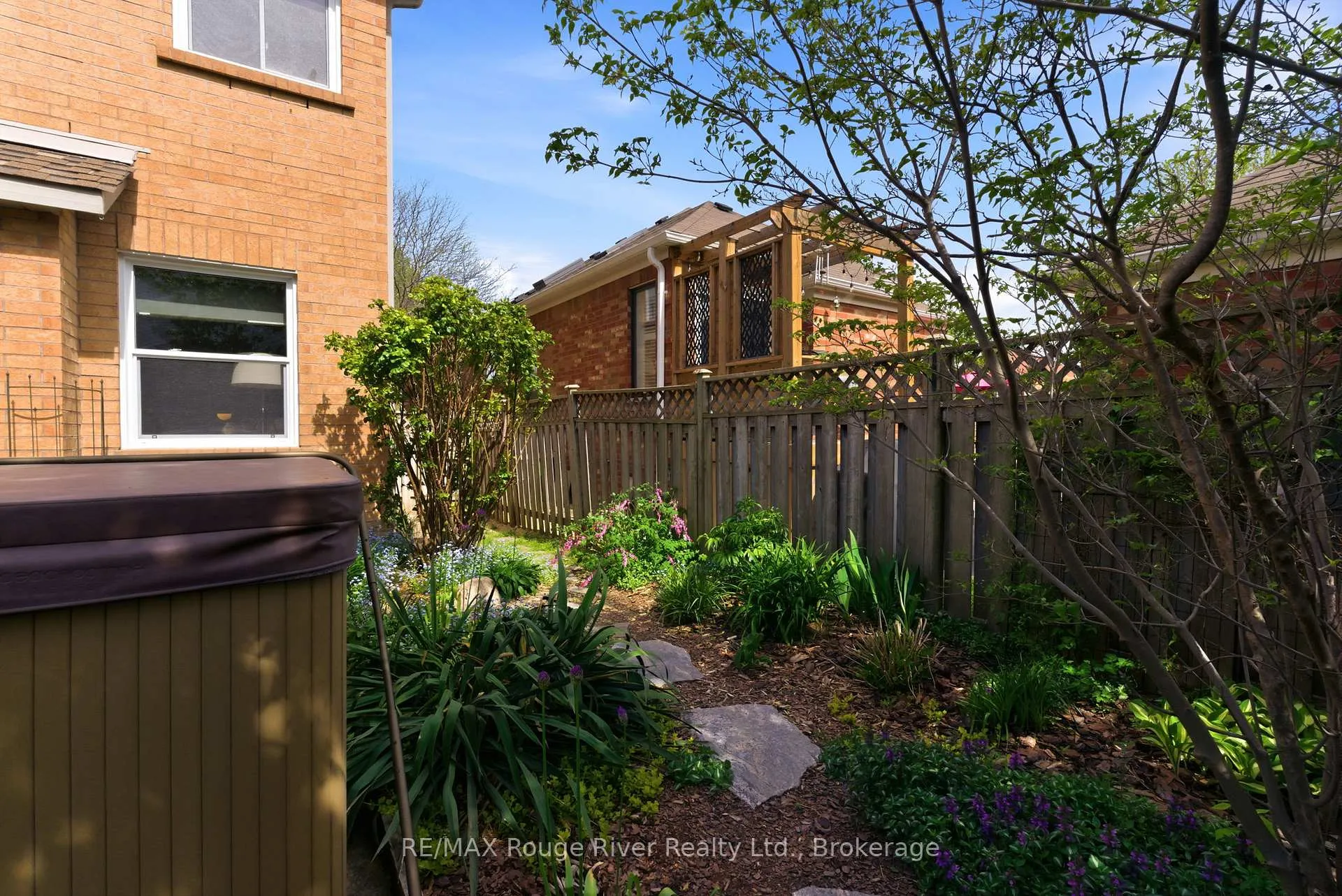 Photo 48 of 46 Wetherburn Drive, Whitby, Williamsburg — HOMEH