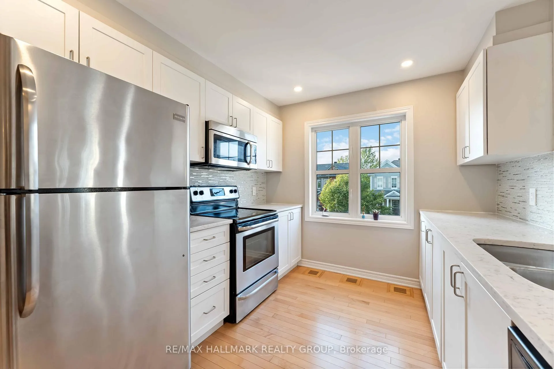 Photo 7 of 191 Soleil Avenue, Ottawa, Notting Hill/Summerside — HOMEH