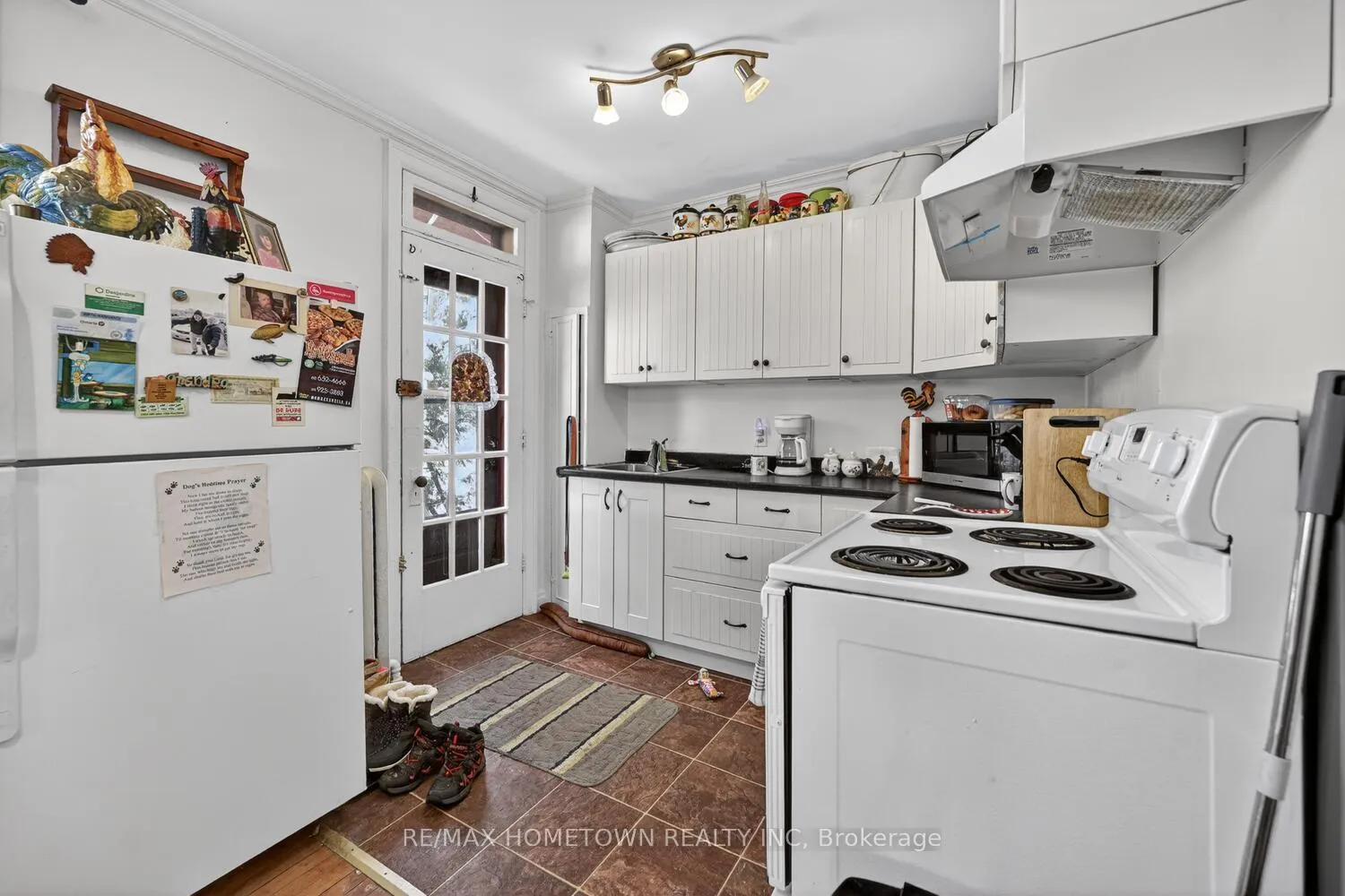 Photo 6 of 61 Pearl Street E, Brockville — HOMEH