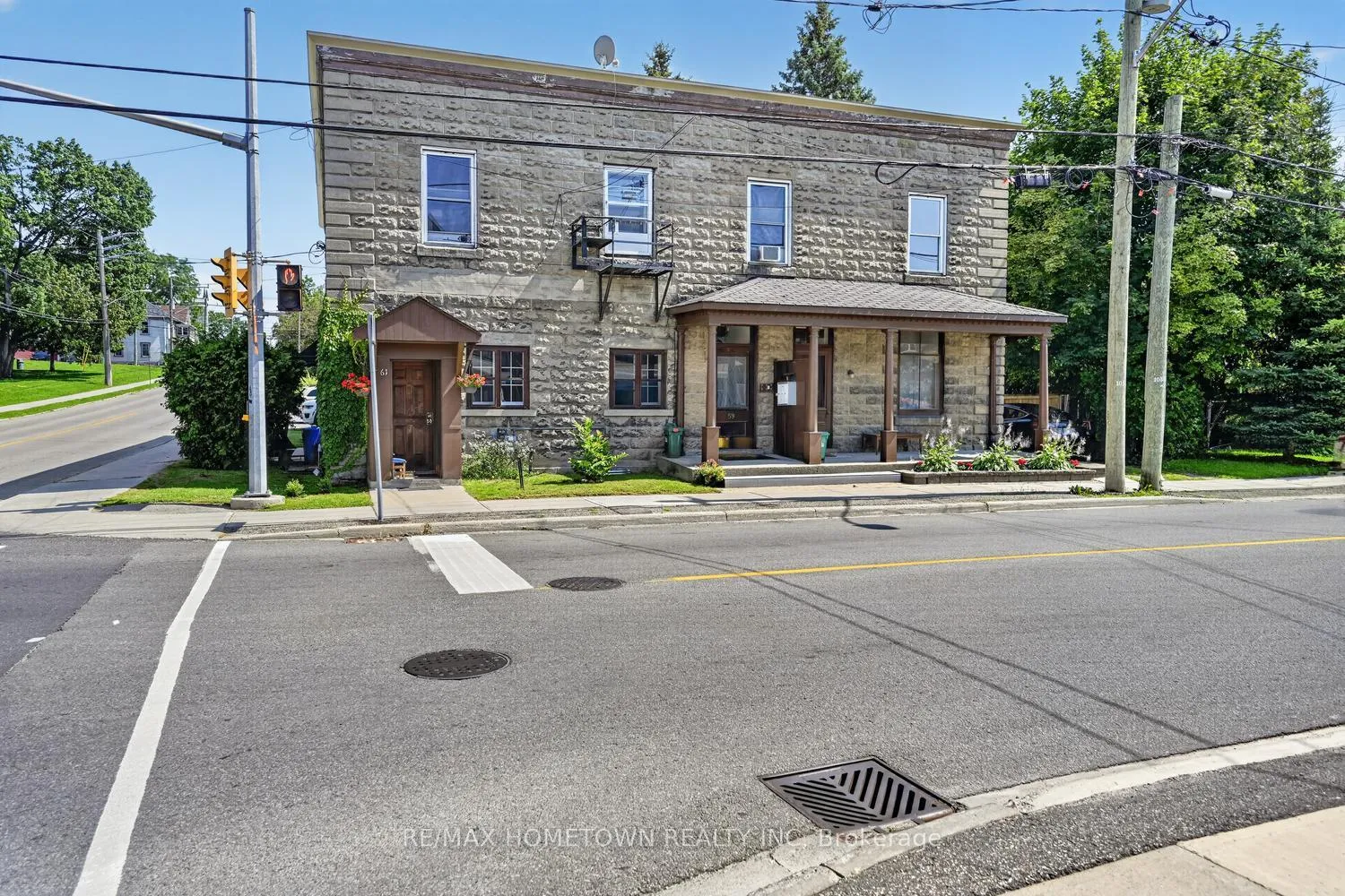 Photo 2 of 61 Pearl Street E, Brockville — HOMEH