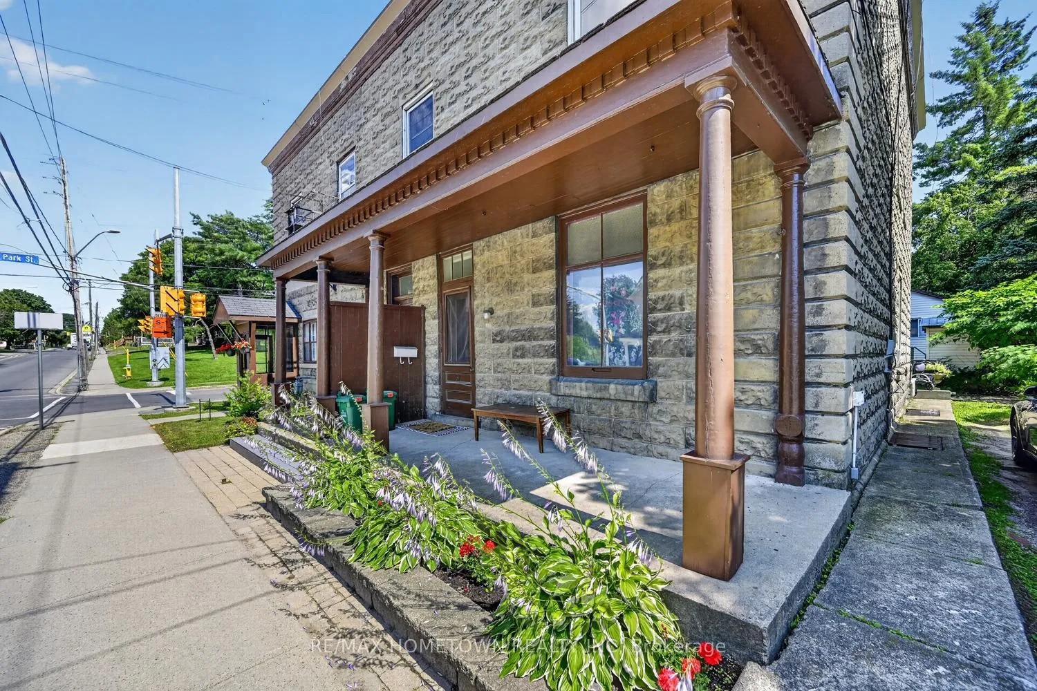 Photo 27 of 61 Pearl Street E, Brockville — HOMEH