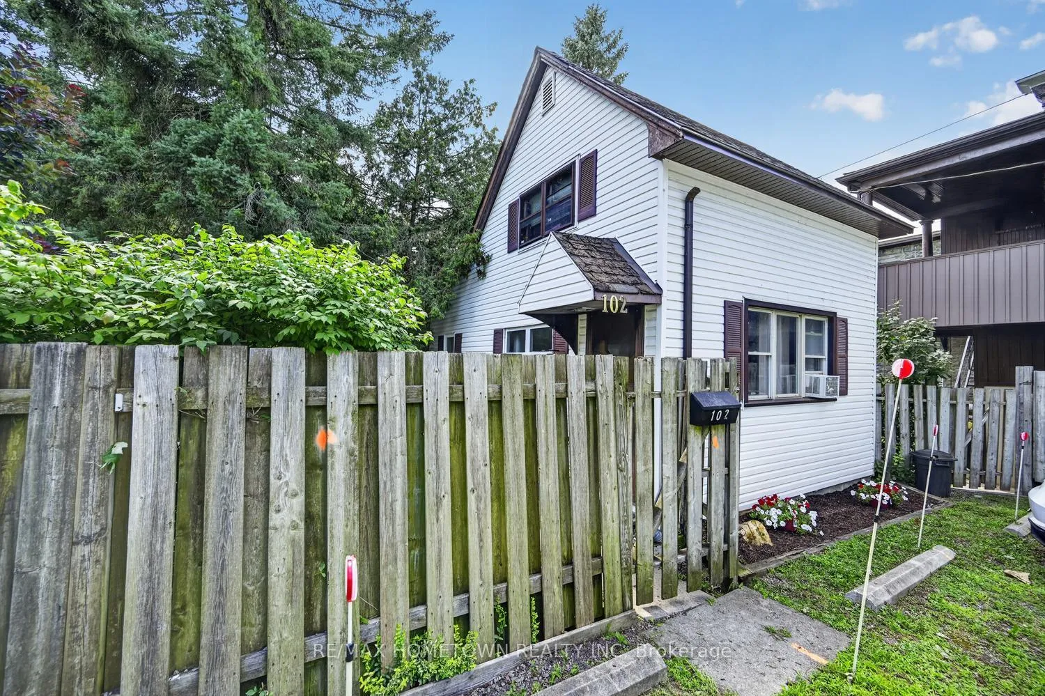 Photo 44 of 61 Pearl Street E, Brockville — HOMEH