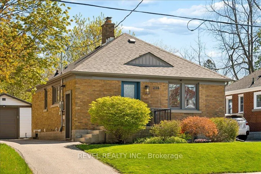 Photo 3 of 256 Bowman Street, Waterloo — HOMEH