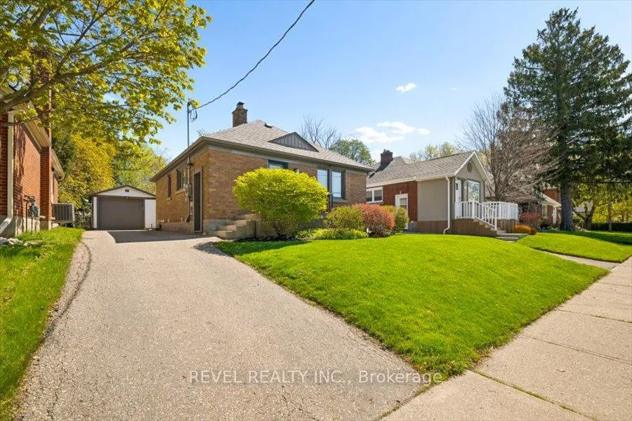 Photo 5 of 256 Bowman Street, Waterloo — HOMEH