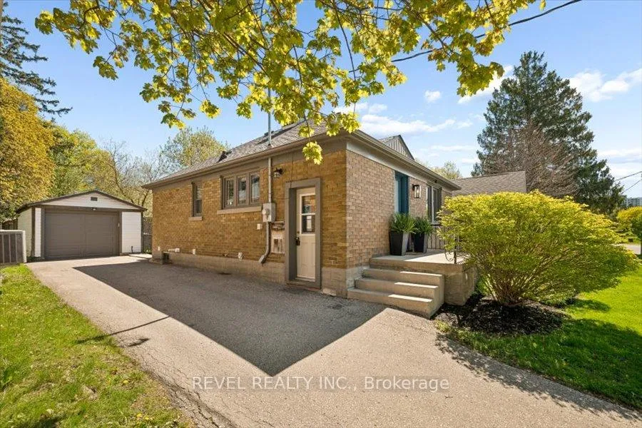 Photo 6 of 256 Bowman Street, Waterloo — HOMEH