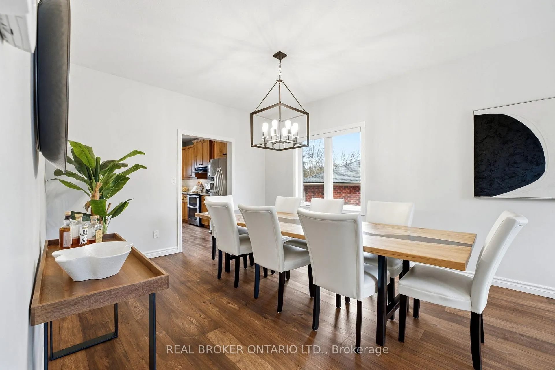 Photo 7 of 20 Cottonwood Crescent, Cambridge, Fiddlesticks — HOMEH