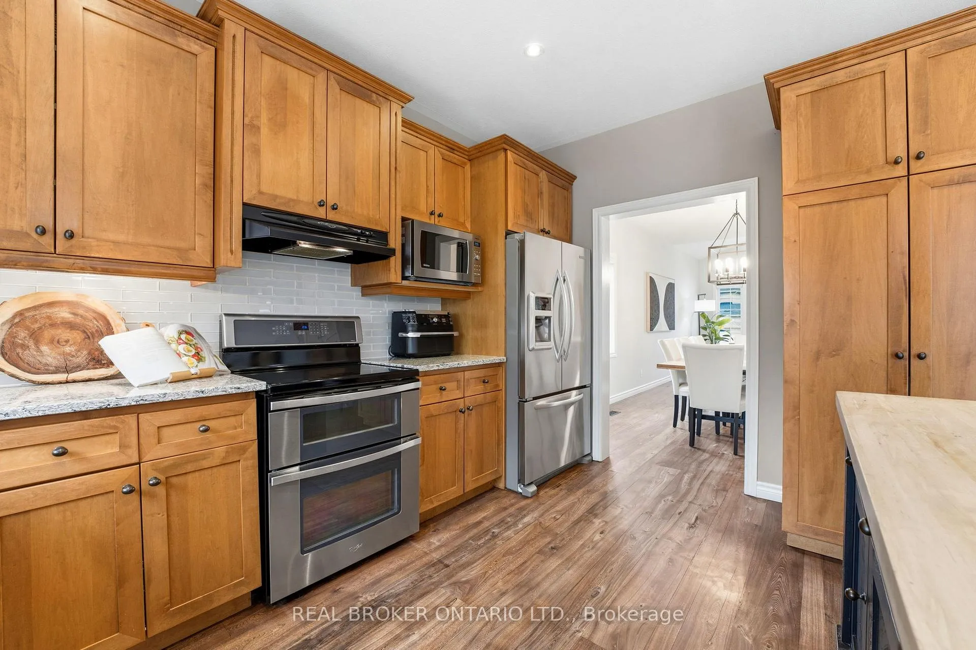 Photo 9 of 20 Cottonwood Crescent, Cambridge, Fiddlesticks — HOMEH