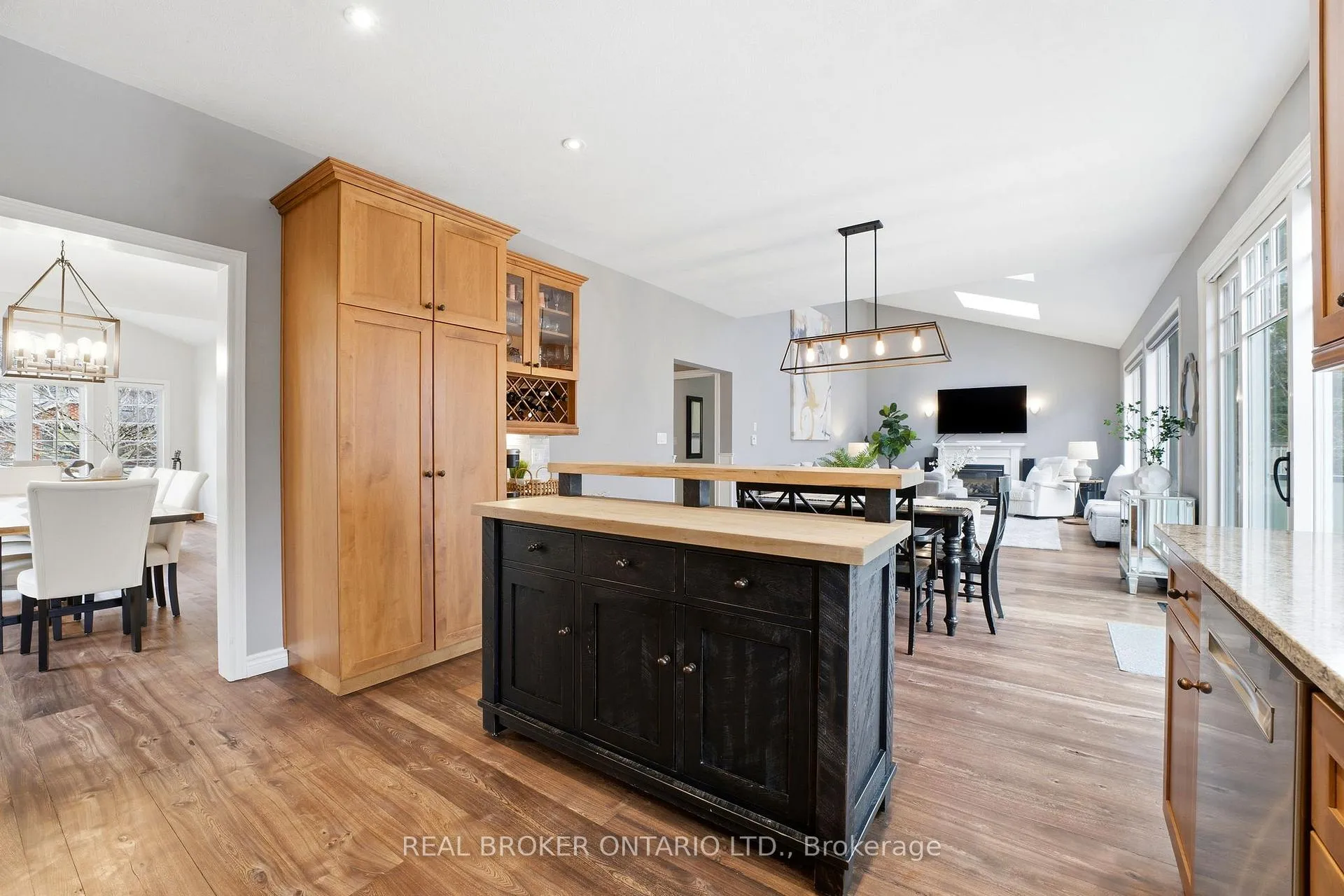 Photo 10 of 20 Cottonwood Crescent, Cambridge, Fiddlesticks — HOMEH