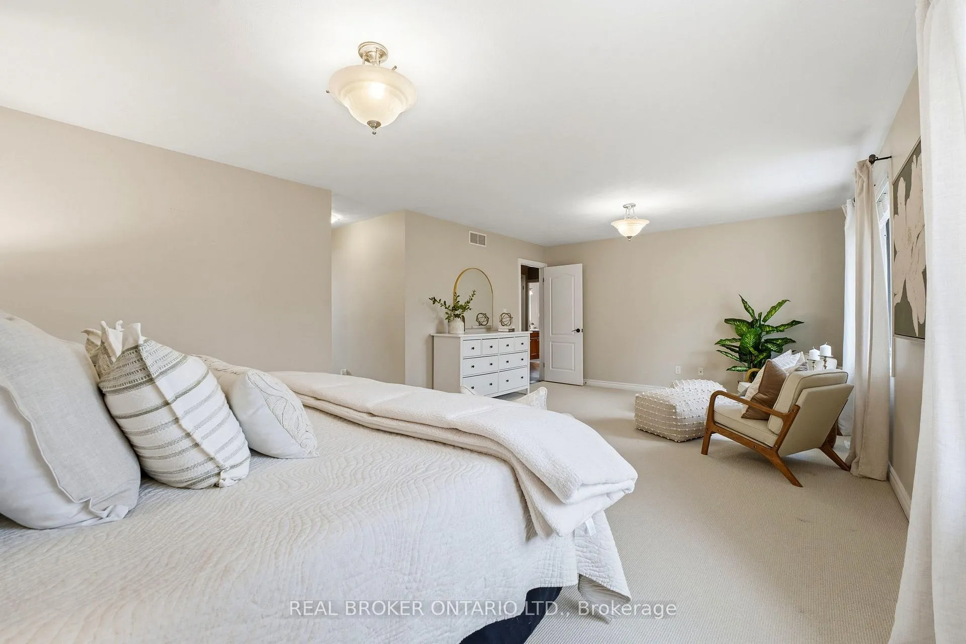 Photo 17 of 20 Cottonwood Crescent, Cambridge, Fiddlesticks — HOMEH