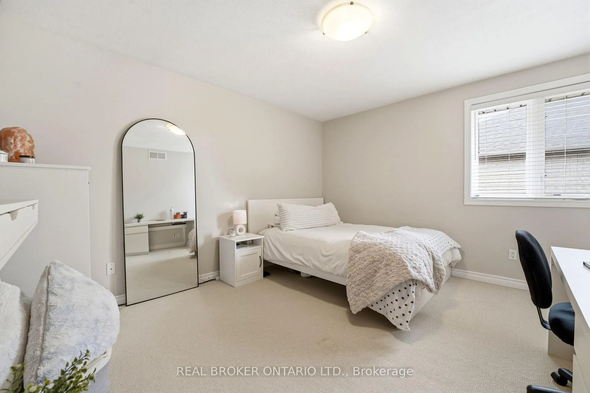 Photo 20 of 20 Cottonwood Crescent, Cambridge, Fiddlesticks — HOMEH