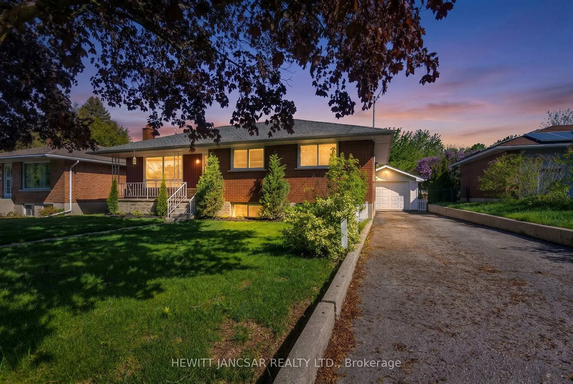 Photo 2 of 240 Elliott Street, Cambridge, East Galt — HOMEH