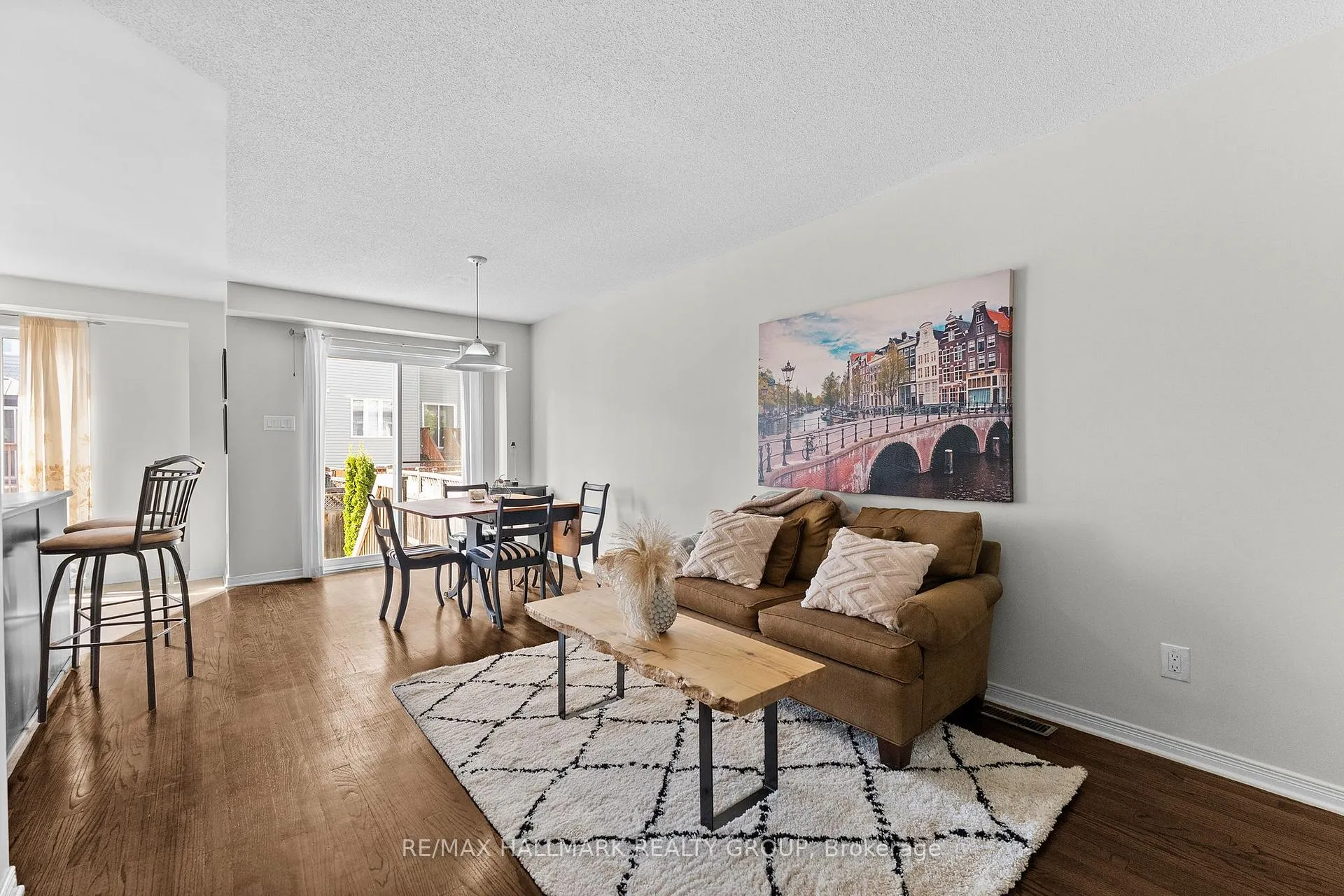 Photo 13 of 231 Rolling Meadow Crescent, Ottawa, Mer Bleue/Bradley Estates/Anderson Park — HOMEH