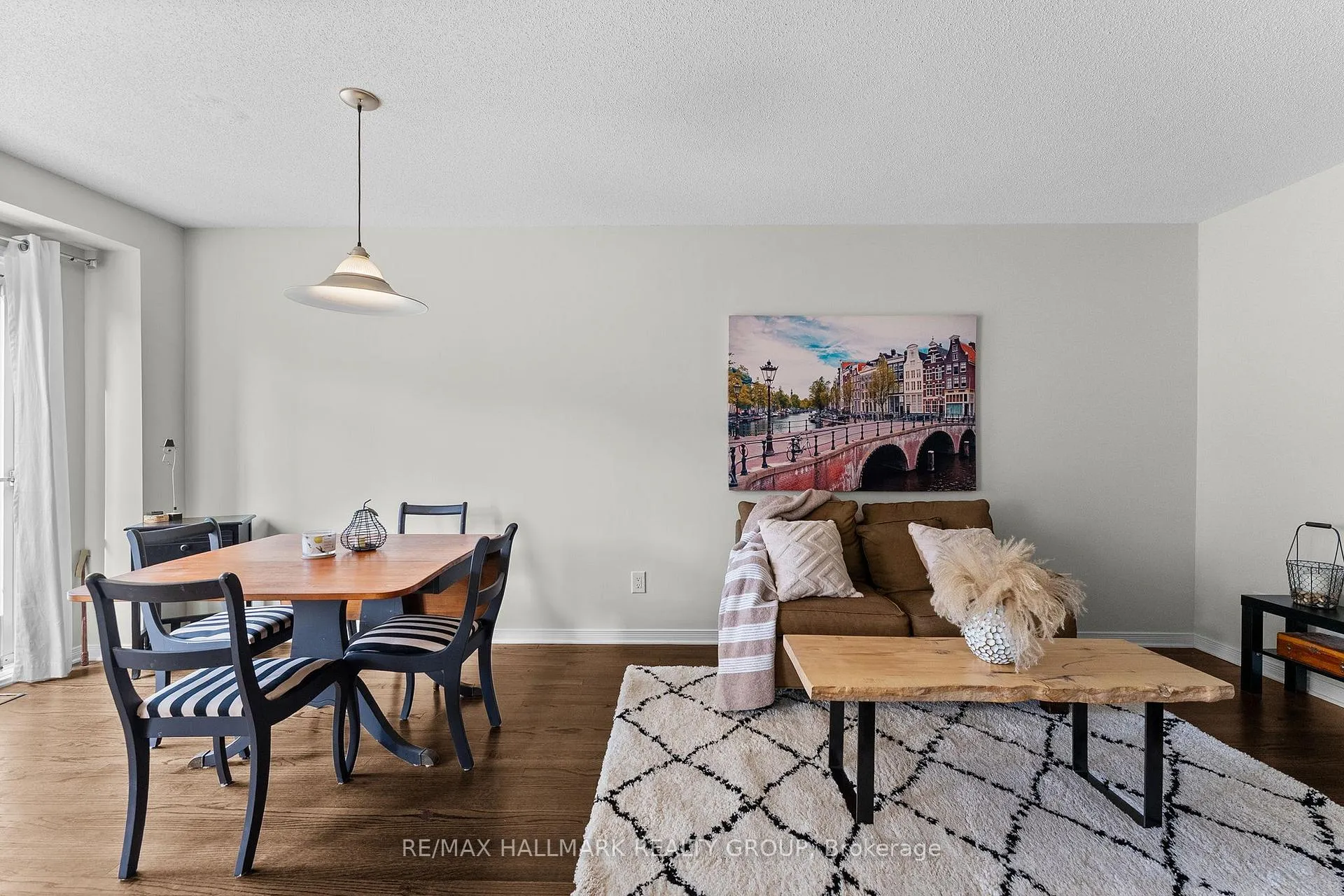 Photo 14 of 231 Rolling Meadow Crescent, Ottawa, Mer Bleue/Bradley Estates/Anderson Park — HOMEH