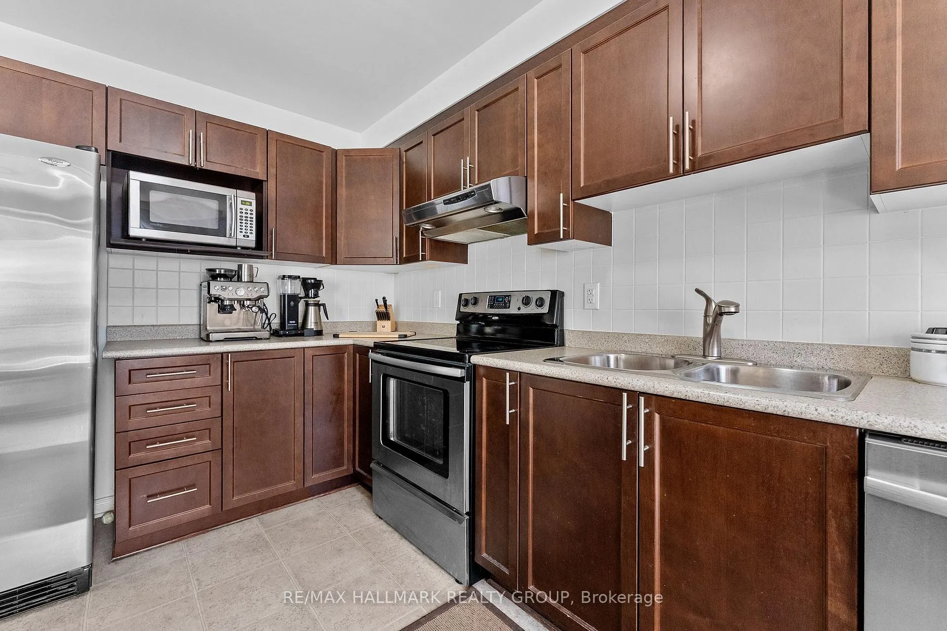 Photo 22 of 231 Rolling Meadow Crescent, Ottawa, Mer Bleue/Bradley Estates/Anderson Park — HOMEH